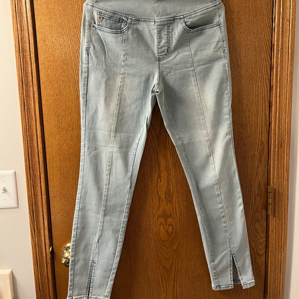 Kim Gravel Jegging Jeans with Ankle Slit